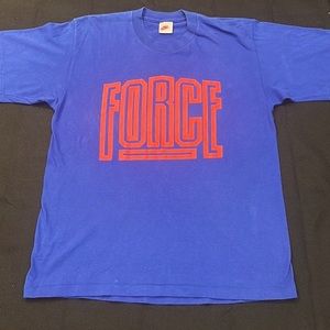 Vintage 1990s Nike Force Single Stitch T-shirt Made in USA Medium 20"/28"
